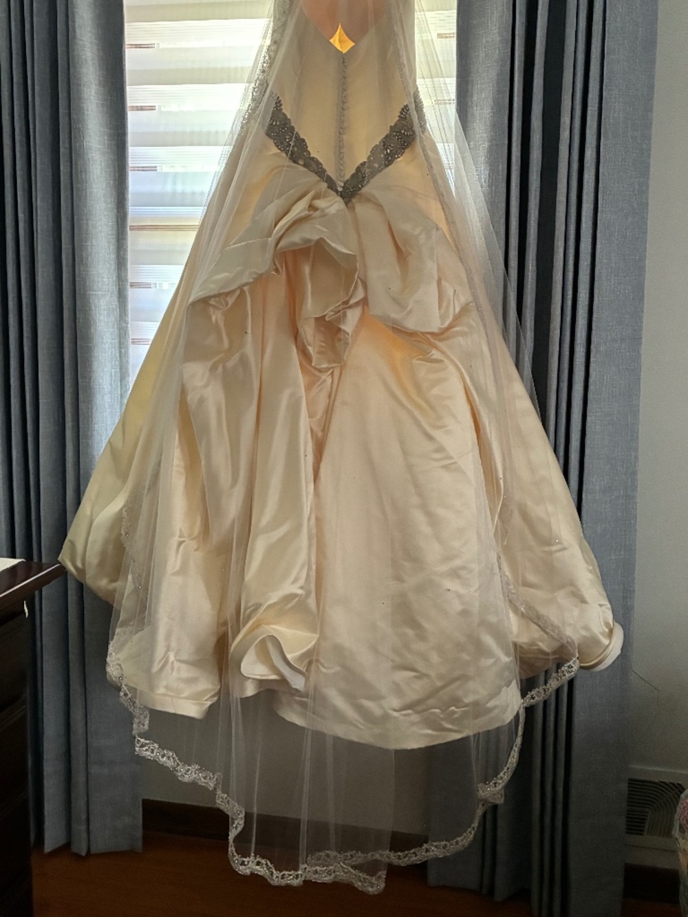 Couture Erica Koesler Embroidered Mantilla Veil White, Silver - 72” NWT